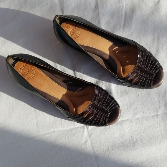 nurture shoes website